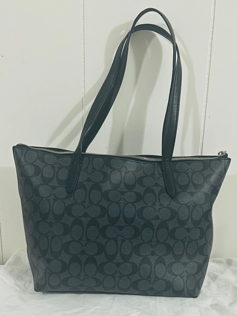 Coach NYC Skyline Limited Edition Signature City Zip Tote Black Leather